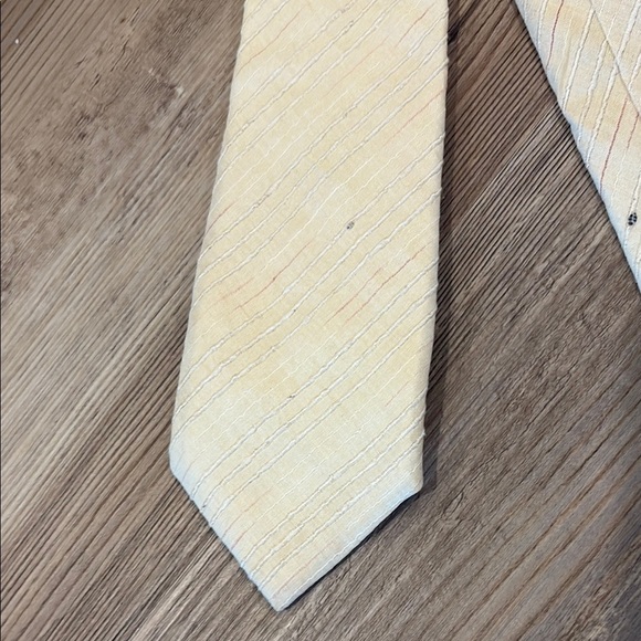 Linco pure silk Cream Tie - Picture 4 of 5